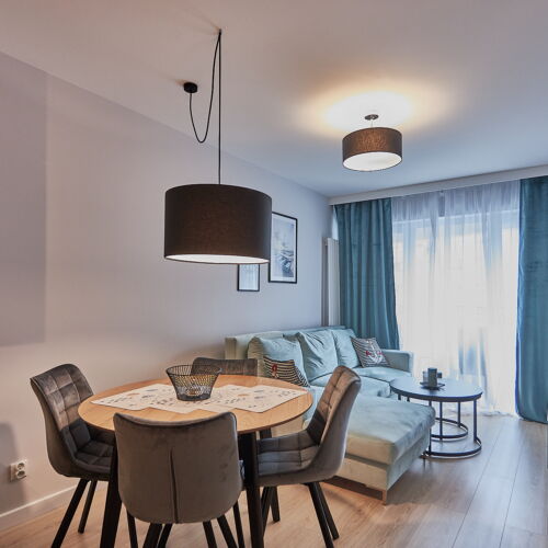 Apartament 4-osobowy na piętrze z balkonem z 2 pomieszczeniami sypialnianymi