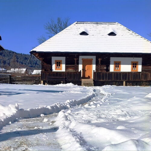 Casa rustică pentru 4 pers. (se inchirieaza doar integral)