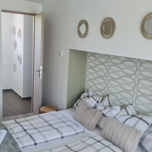 Casa de vara premium pentru 4 pers. (se inchirieaza doar integral)