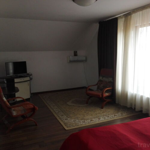 Camera dubla cu vedere spre pădure (se poate solicita pat suplimentar)