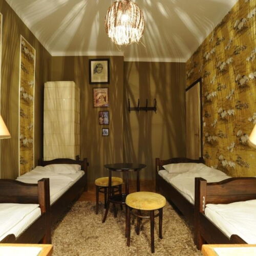 Pokój 4-osobowy Łóżko w pokoju wieloosobowym dla 4 osób ze wspólną łazienką