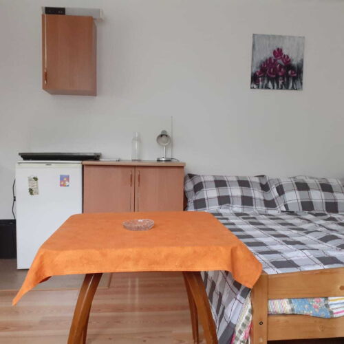 Apartman se sprchou s privátní koupelnou mimo apartmán pro 4 os. (s možností přistýlky)