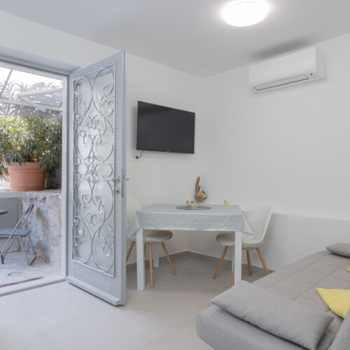 Classic Ground Floor 1-Room Apartment for 2 Persons