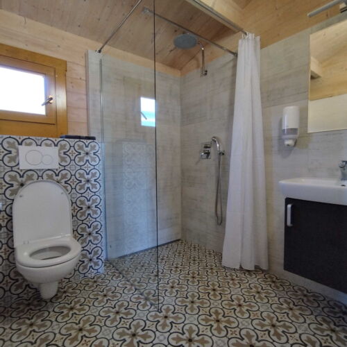 Apartment für 4 Personen mit Dusche und Eigener Küche