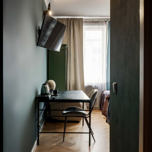 Camera tripla cu aer condiționat cu duș