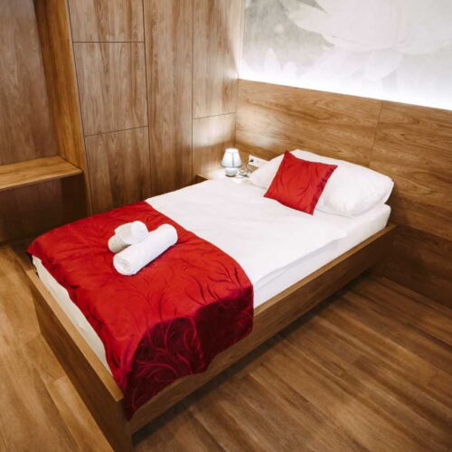 Pokoj s koupelnou se sprchou pro 1 os.