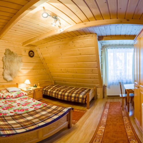 Pokój 3-osobowy na piętrze z łazienką