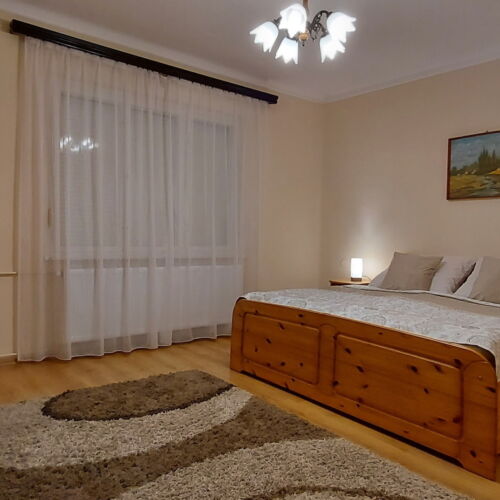 Apartament familial(ă) întreaga unitate pentru 4 pers. (se inchirieaza doar integral) (se poate solicita pat suplimentar)