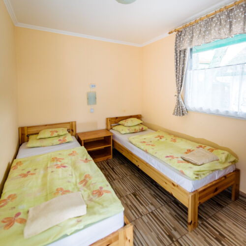 Family Holiday Home for 4 Persons with Kitchen