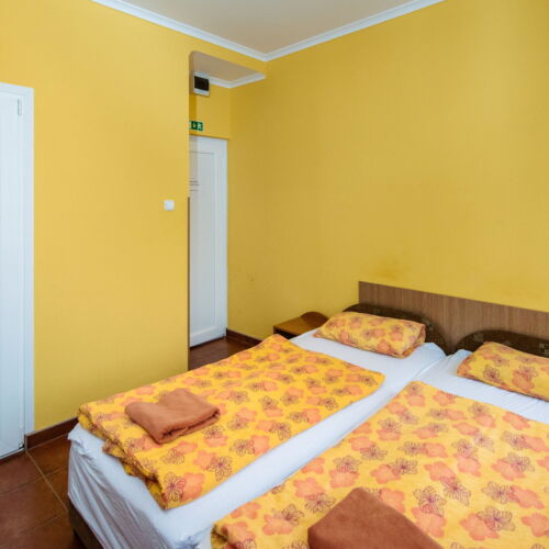 Located in a Separate Building Twin Room with Shared Kitchen