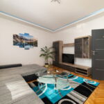 Whole House Apartment for 9 Persons with LCD/Plasma TV