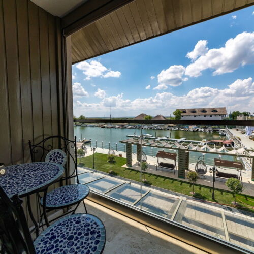 Pokój 2-osobowy na piętrze z balkonem (możliwa dostawka)