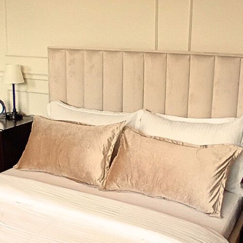 Camera dubla studio cu vedere spre oraș