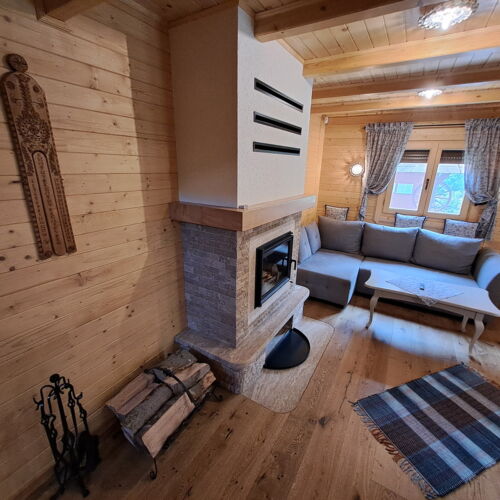 Cabană pentru 8 pers. (se inchirieaza doar integral)