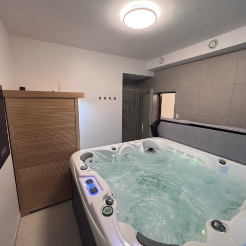 Apartman se sprchou  pro 2 os.