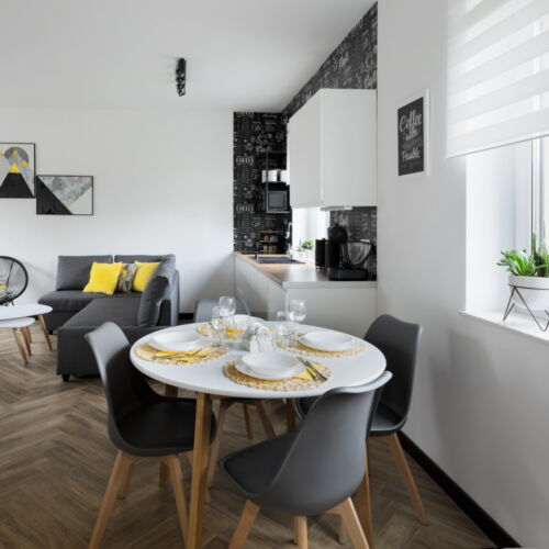 Apartament studio cu gradina cu 4 camere pentru 8 pers.