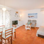 Apartman s klimatizací pro 6 os. se 3 ložnicemi v přízemí