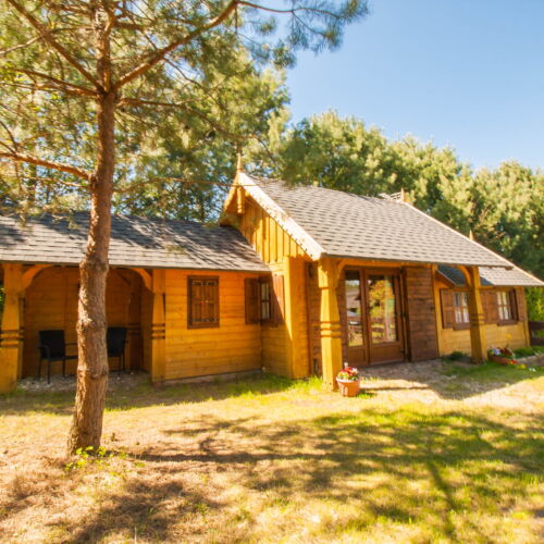 Casa de vara familial(a) toata casa pentru 4 pers. (se inchirieaza doar integral)