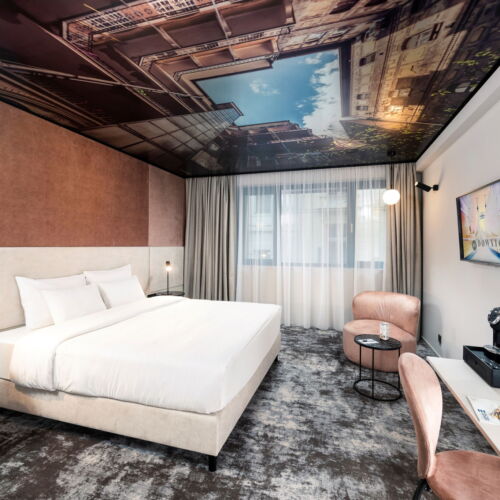 Camera tripla superior