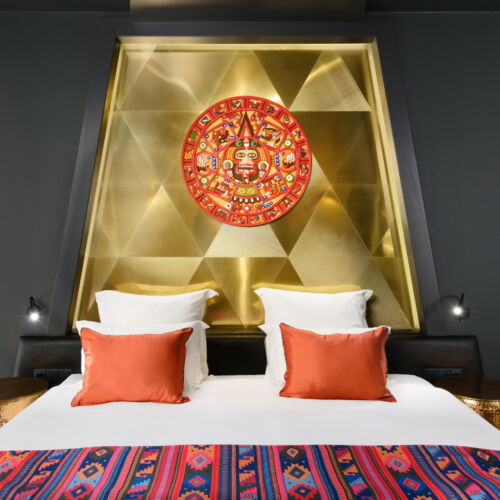 Camera dubla la etaj cu balcon