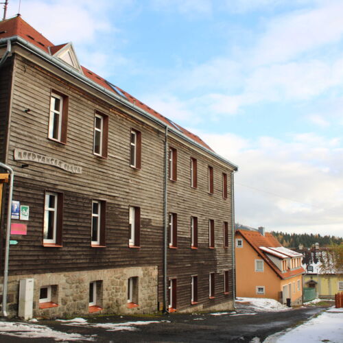 10-Room Apartment for 33 Persons with Shower and Kitchenette