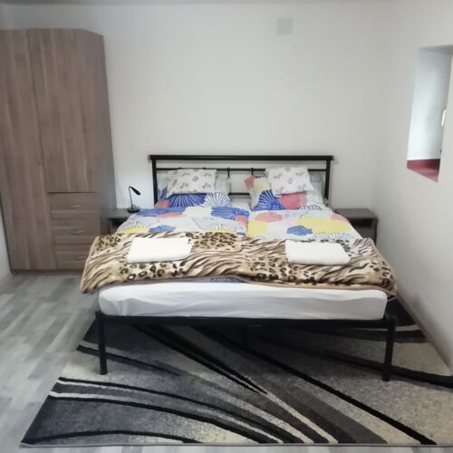 Camera dubla privilege întreaga unitate (se poate solicita pat suplimentar)