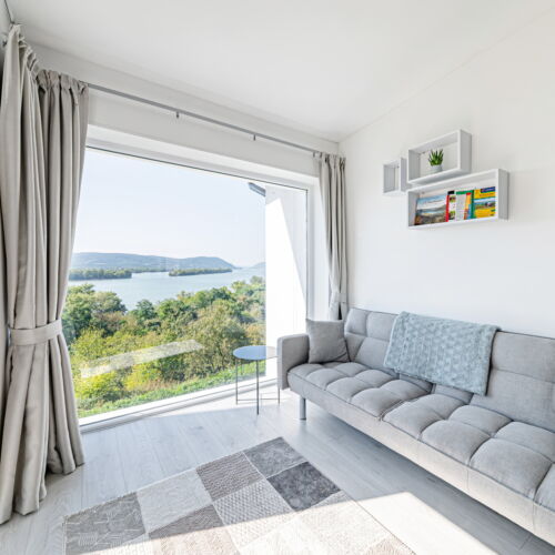 Upstairs Exclusive 1-Room Apartment for 2 Persons (extra bed available)
