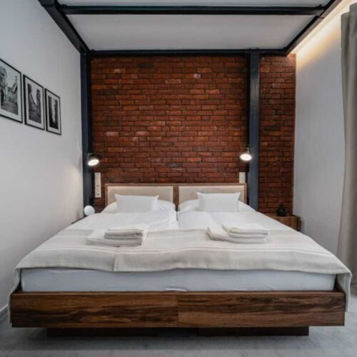 Camera dubla confort cu duș