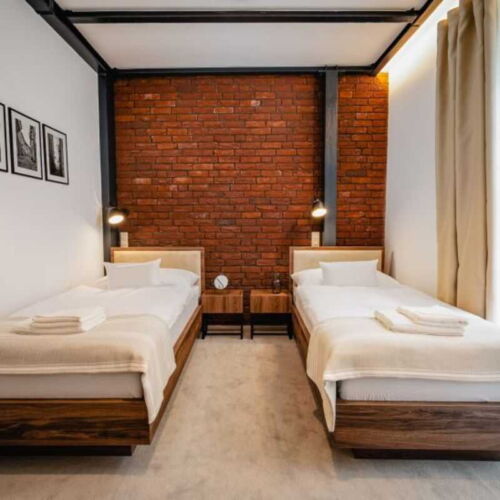 Camera dubla confort cu duș