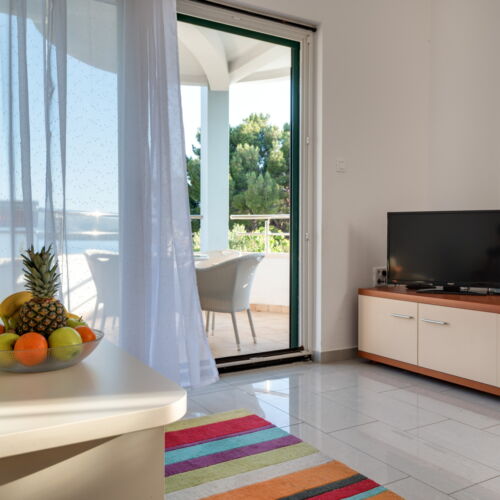 Apartament cu vedere spre mare d cu 2 camere pentru 4 pers.