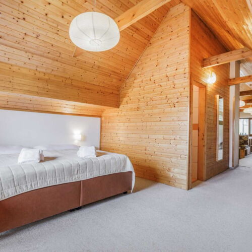 Camera twin cu duș cu balcon