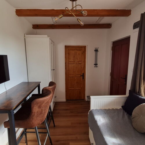 Casă de weekend romantică cu vedere spre munte pentru 3 pers. (se inchirieaza doar integral)