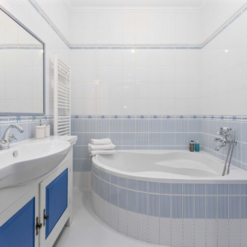 Apartament 2-osobowy z klimatyzacją z wanną z 1 pomieszczeniem sypialnianym (możliwa dostawka)