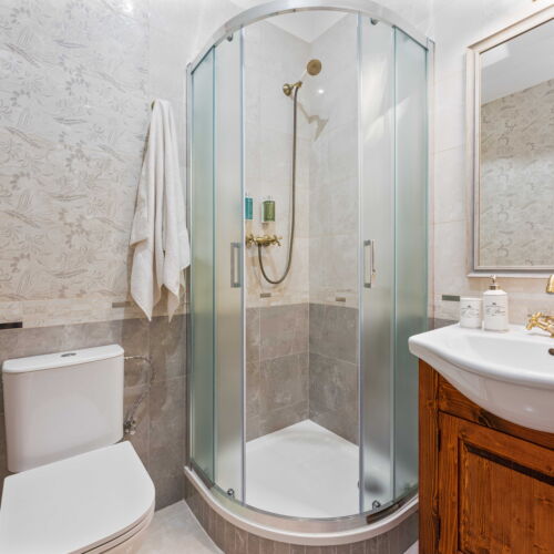 Pokój 2-osobowy Deluxe z prysznicem