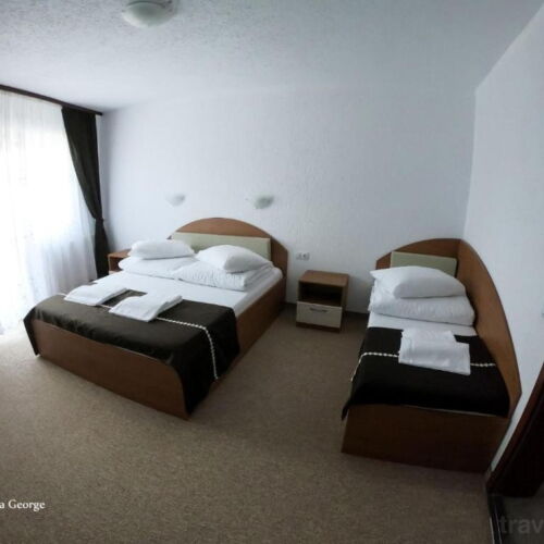 Camera tripla cu balcon