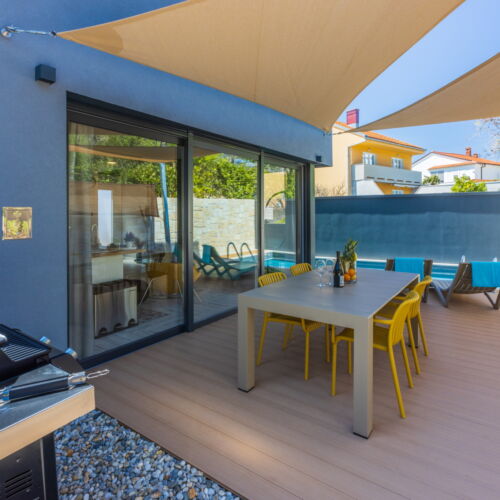 Forest View Whole House Holiday Home for 4 Persons