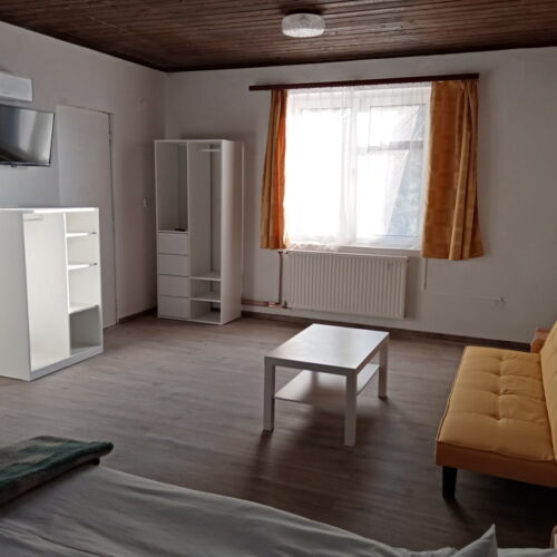 Camera tripla classic la etaj (se poate solicita pat suplimentar)