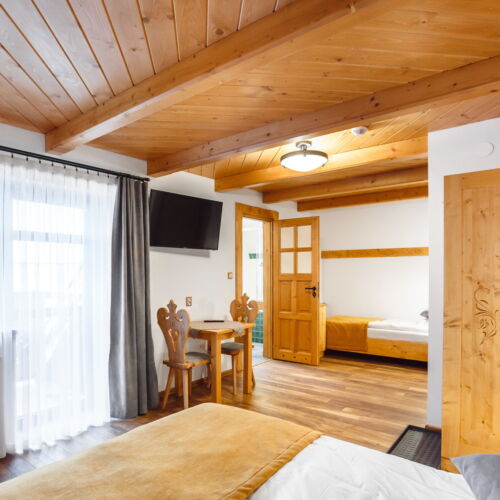 Pokój 3-osobowy na piętrze z widokiem na góry