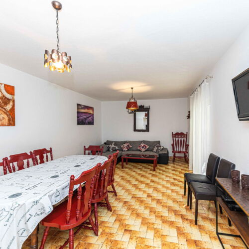 Casă de vară pentru 8 pers. (se inchirieaza doar integral)