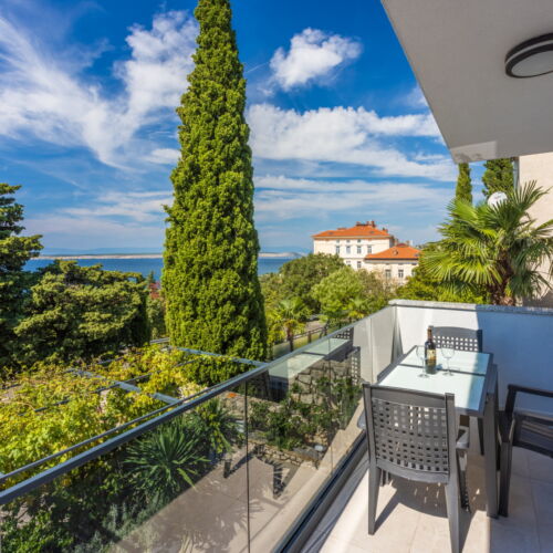 Apartament cu vedere spre mare b cu 2 camere pentru 4 pers.