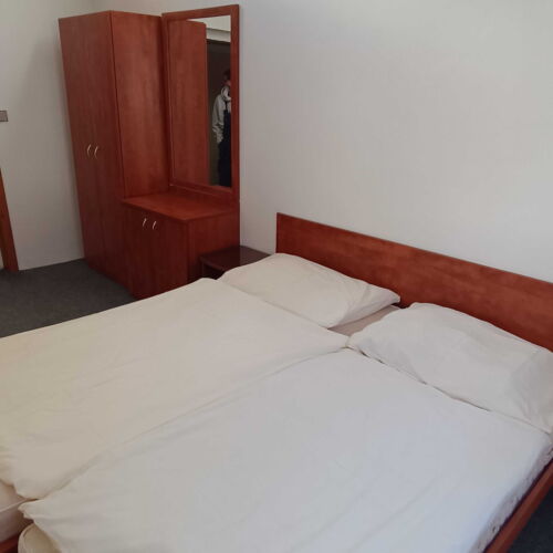 Čtyřlůžkový (manželský + 2 přist.)