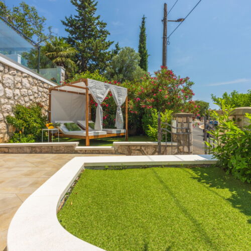 Garden View 2-Room Apartment for 4 Persons with Terrace