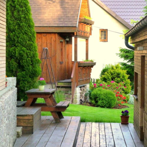 Chalupa (jako celek) se sprchou s vlastní kuchyňkou pro 2 os.