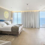 1-Zimmer-Suite für 3 Personen mit Balkon und Aussicht auf das Meer