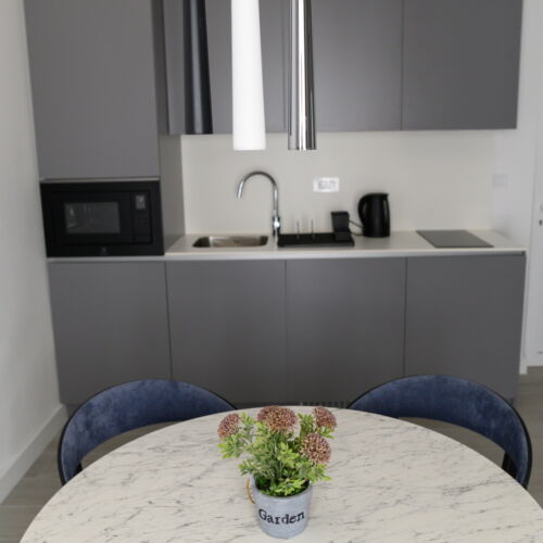 Apartman s balkónem pro 4 os. se 2 ložnicemi s výhledem na moře