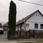 Whole House Family Farmhouse for 7 Persons (extra bed available)