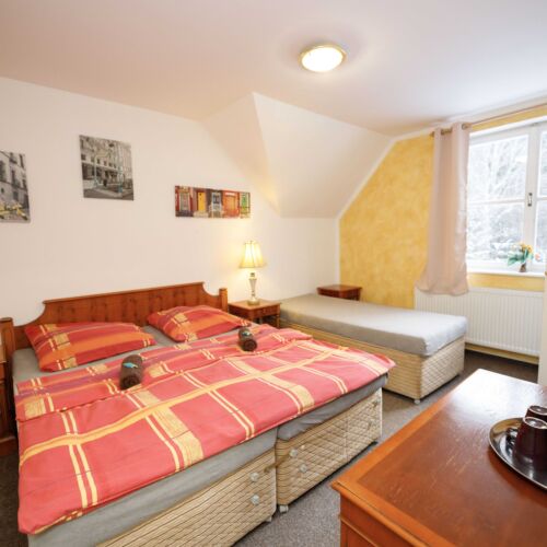 Upstairs 5 Person Room with Shower