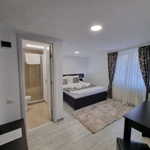 Camera dubla la etaj