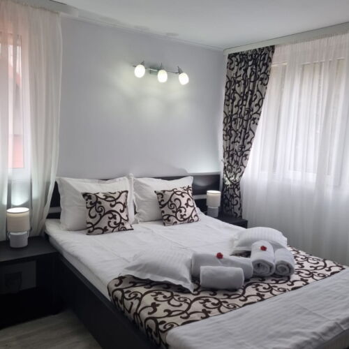 Camera dubla la etaj