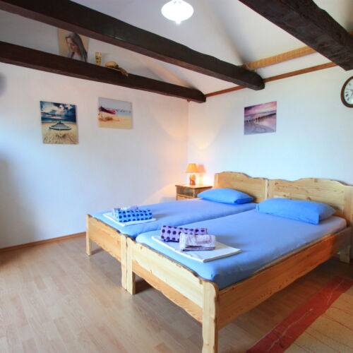 Sea View Holiday Home for 5 Persons
